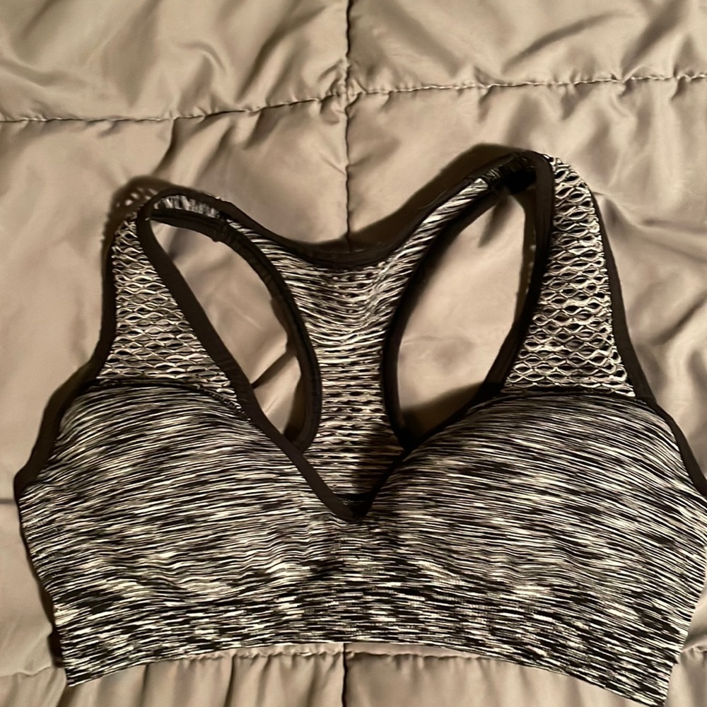 Pink Victoria’s Secret sport bra